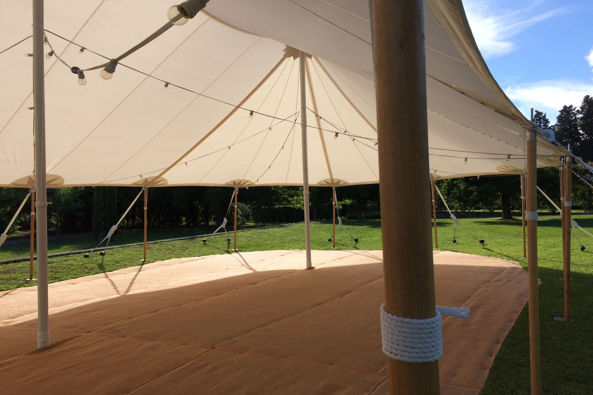 location tente sail Silhouette