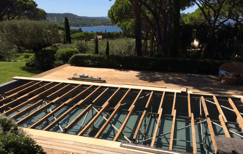 Couverture de piscine plancher bois Vaucluse Provence Cote d'Azur